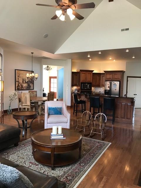 5455 ChardonnayCT, Rogers, AR 72758