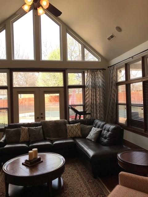 5455 ChardonnayCT, Rogers, AR 72758
