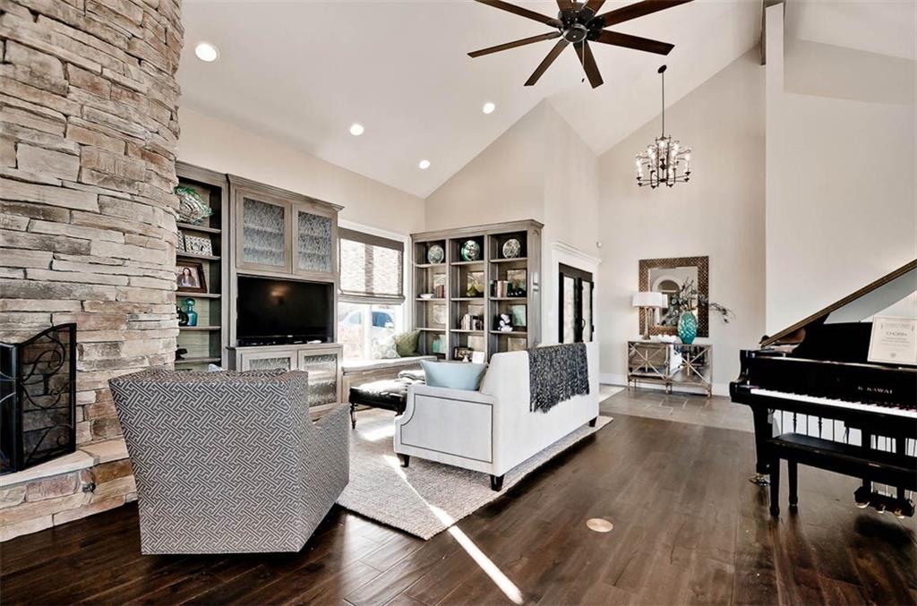 17S ClubhouseDR, Rogers, AR 72758