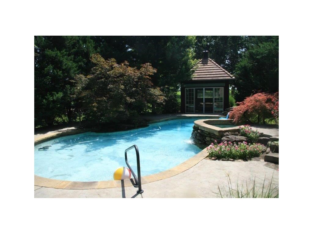 73 ChampionsBLVD, Rogers, AR 72758
