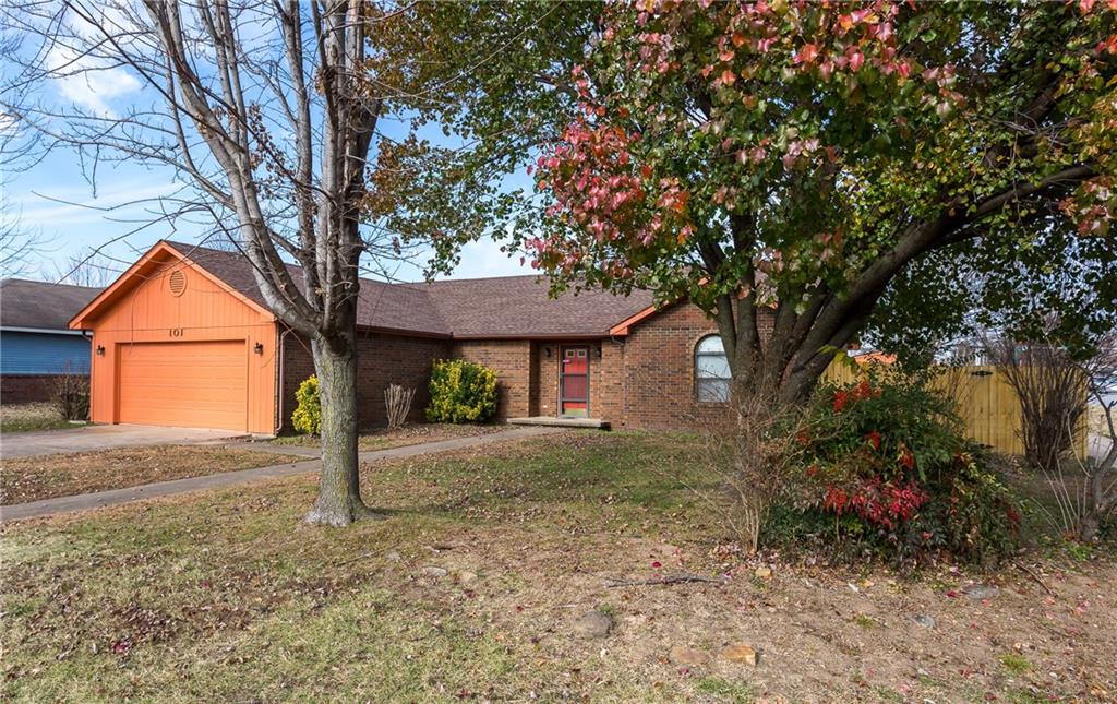 101 GlenwoodPL, Siloam Springs, AR 72761