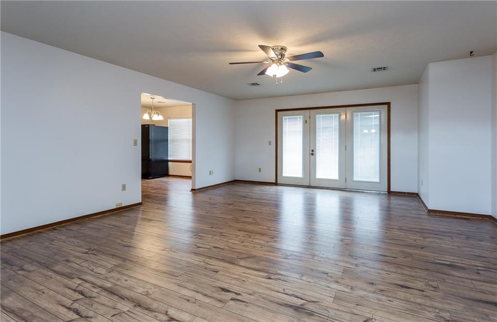 101 GlenwoodPL, Siloam Springs, AR 72761