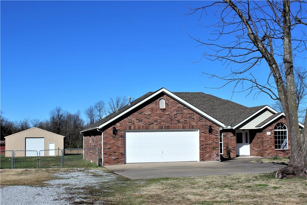 2504S LincolnST, Siloam Springs, AR 72761