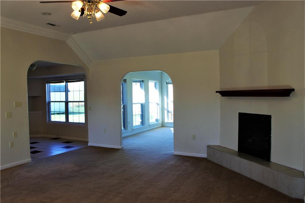 2504S LincolnST, Siloam Springs, AR 72761