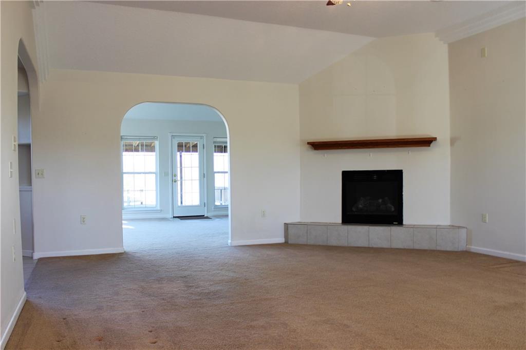 2504S LincolnST, Siloam Springs, AR 72761
