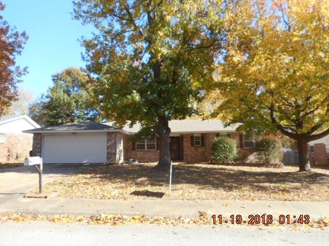 2607 EidsonST, Springdale, AR 72762