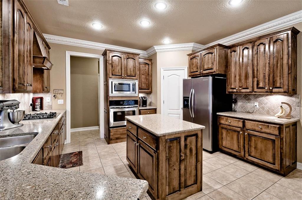 531 CandlelightCIR, Springdale, AR 72762