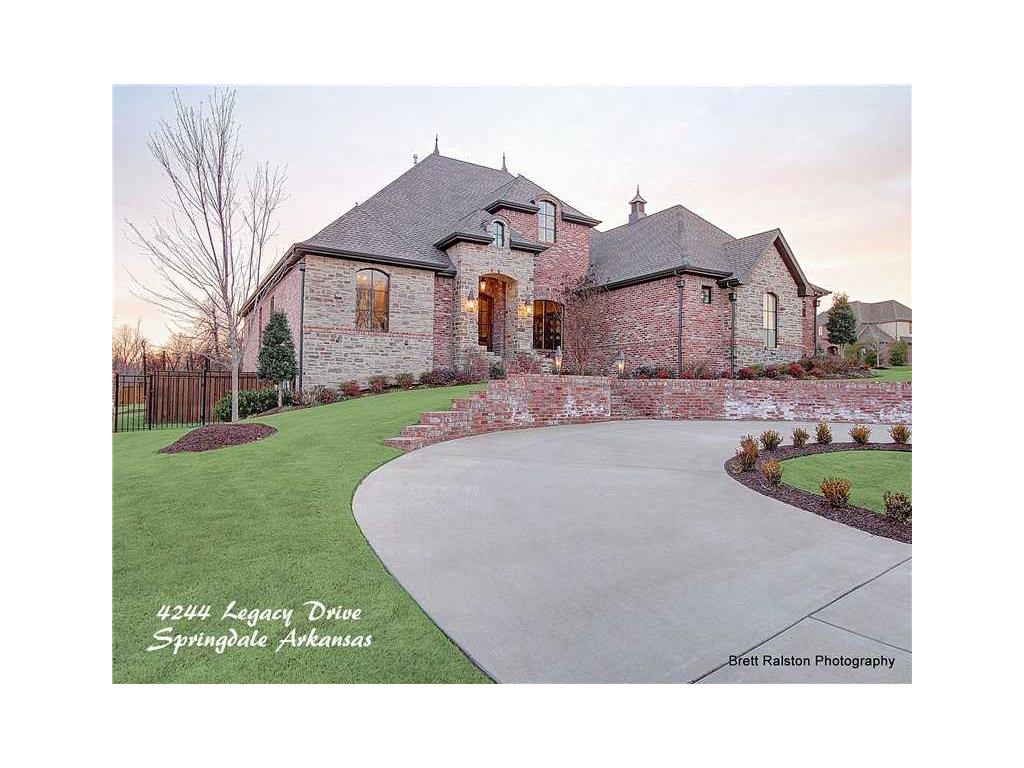 4244 LegacyDR, Springdale, AR 72762