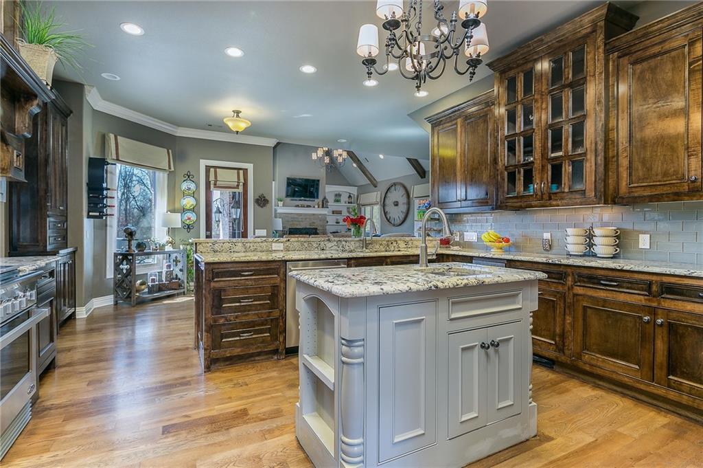 4244 LegacyDR, Springdale, AR 72762