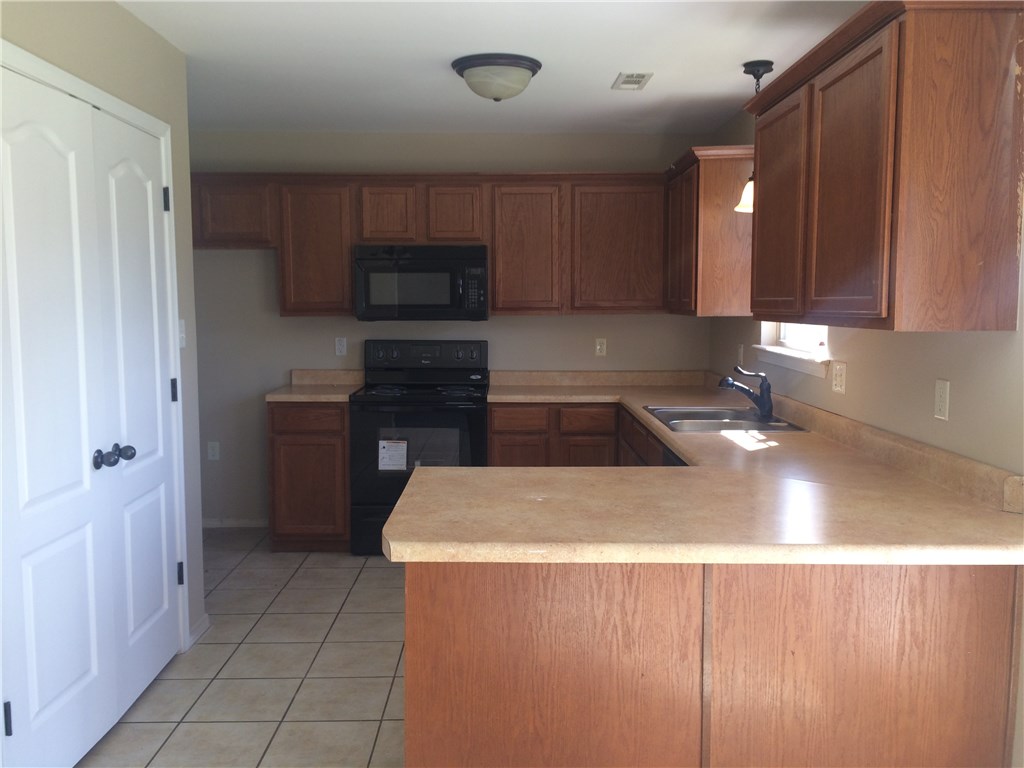 1213 Morgan HaleyLN, Springdale, AR 72764
