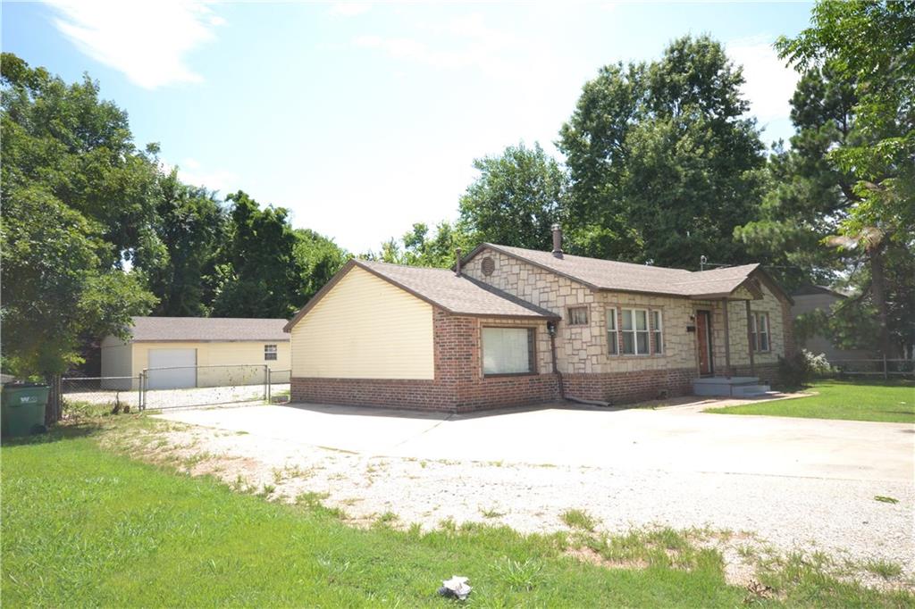 921 ParkerAVE, Springdale, AR 72764