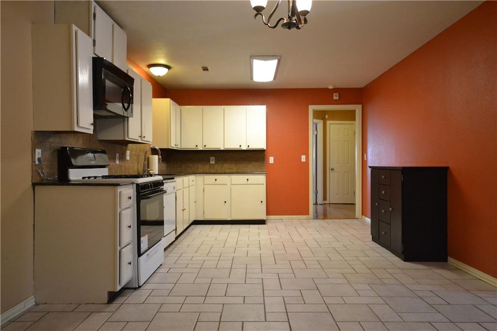 921 ParkerAVE, Springdale, AR 72764
