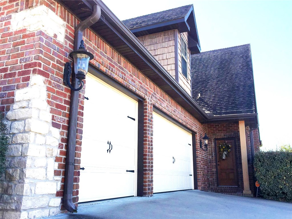 3329E WaterstoneDR, Fayetteville, AR 72764