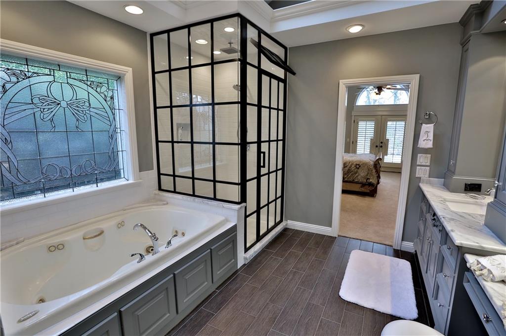 2428 Clear CreekDR, Springdale, AR 72764