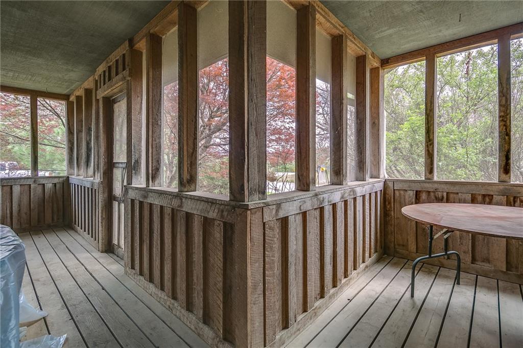 887 StockburgerST, West Fork, AR 72774