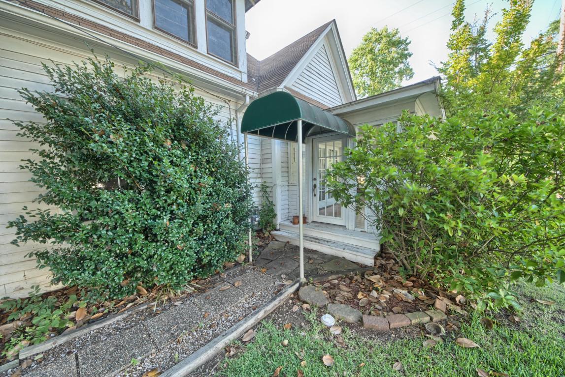 1001 W B Street, Russellville, AR 72801