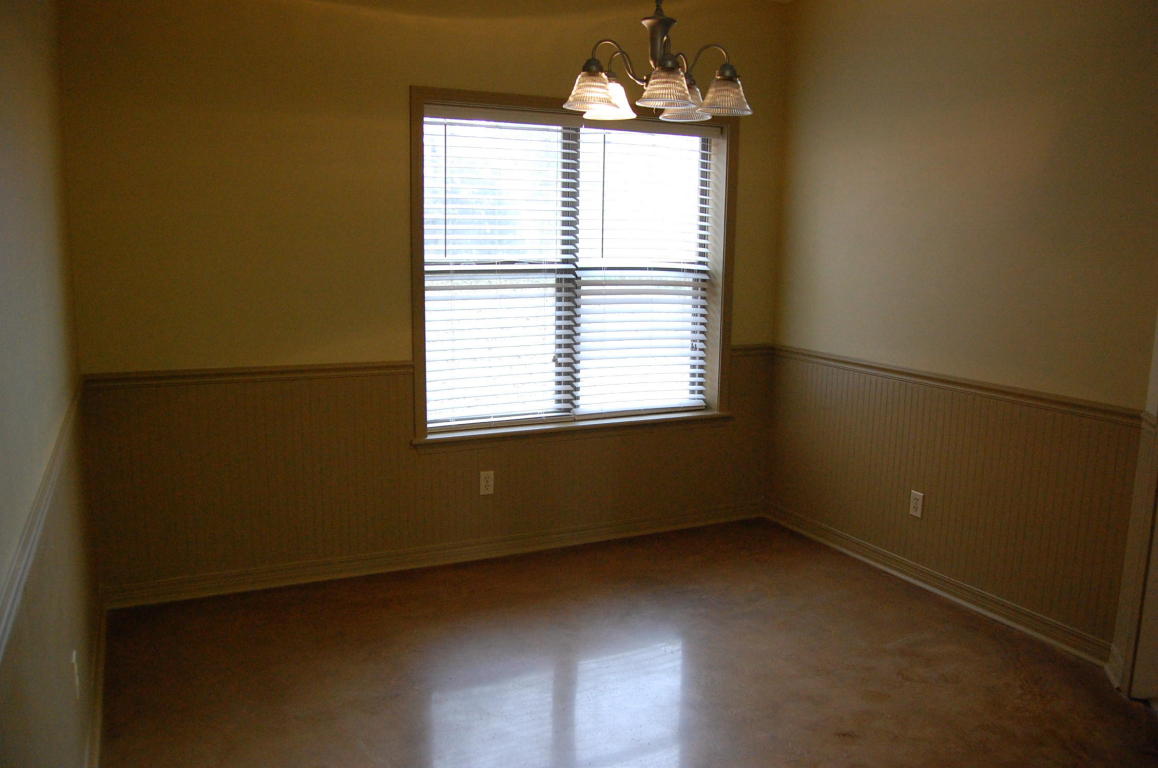 1104 HOLLY, Russellville, AR 72802