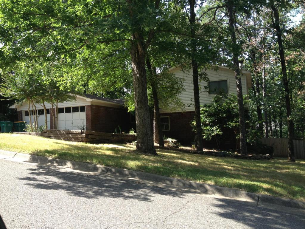 105 CANTERBURY Circle, Russellville, AR 72802