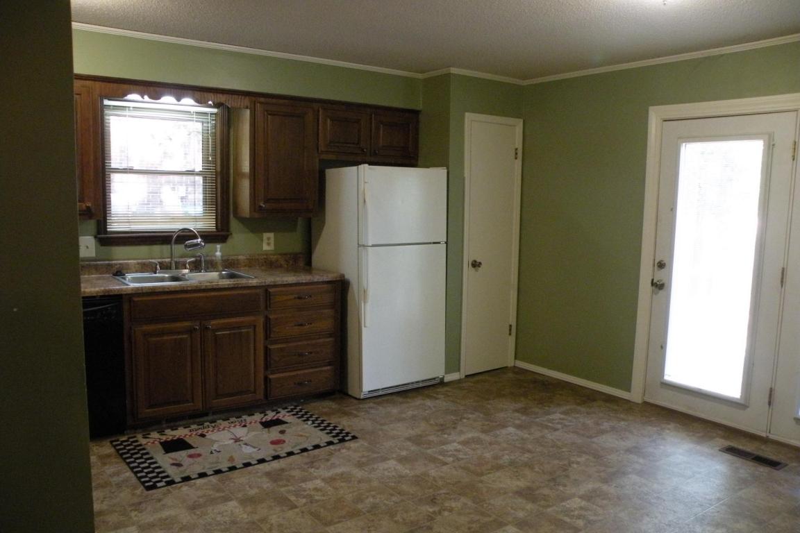 105 CANTERBURY Circle, Russellville, AR 72802