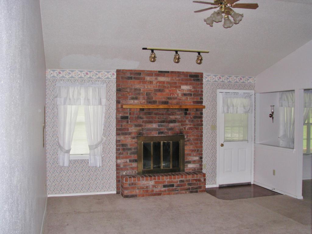 321 MEADOW Road, Russellville, AR 72802