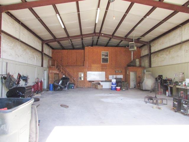 8411 West US HWY 64, London, AR 72802