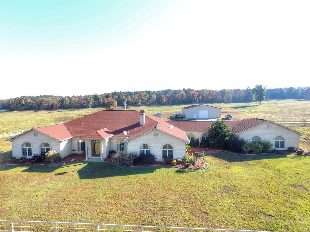 135 DARTER Lane, Russellville, AR 72802
