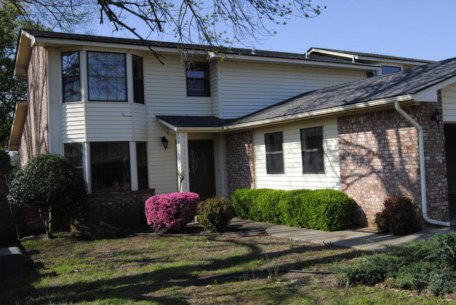 28 COUNTRY CLUB Road, Dover, AR 72837
