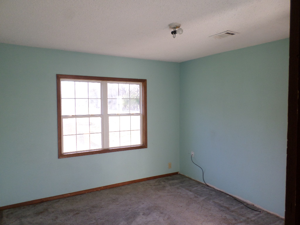 13377 Old Military RdNew Blaine, AR, 72851Logan County
