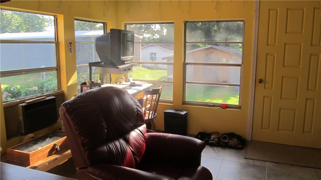1214 ElmST, Paris, AR 72855