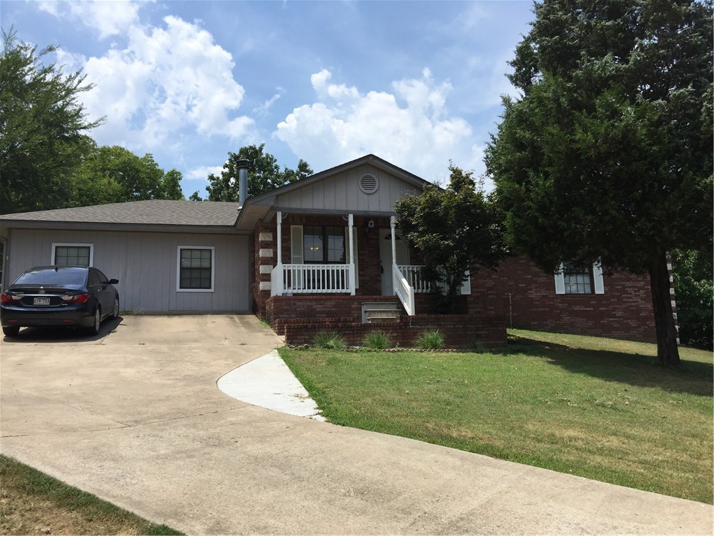 1005N 20thST, Van Buren, AR 72956