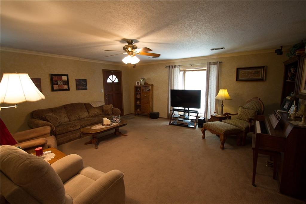 621 StarbirdRD, Van Buren, AR 72956