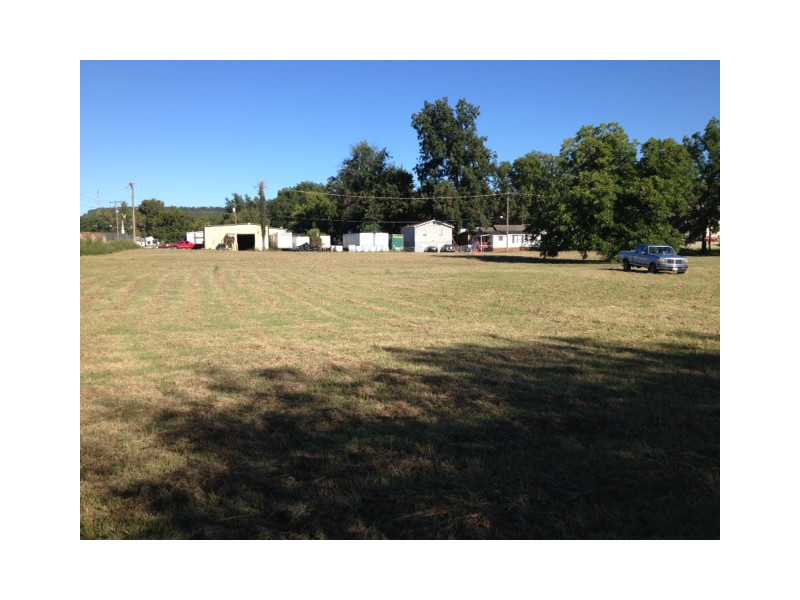 411 Wood St, Van Buren, AR 72956