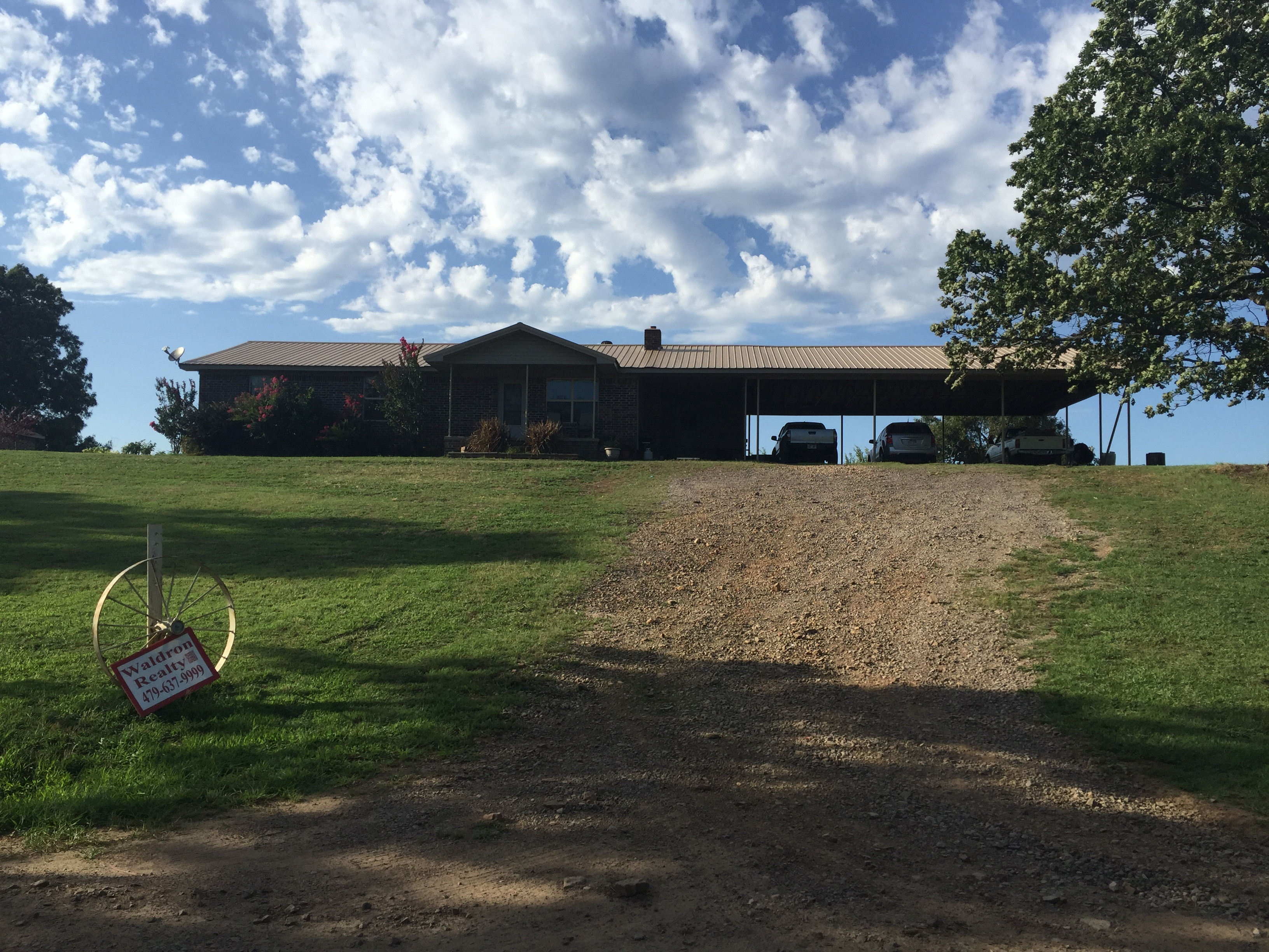 2072 Link Rd, Waldron, AR 72958