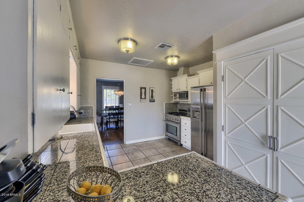 326 W CAMBRIDGE Avenue, Phoenix, AZ 85003