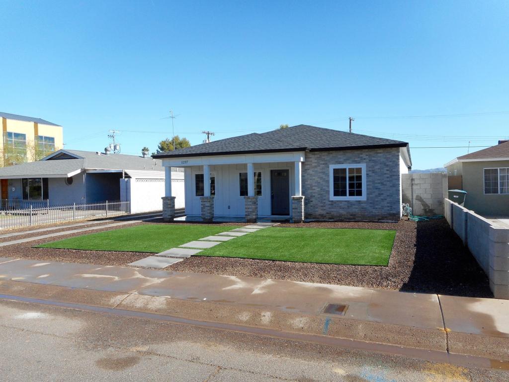1237 E ALMERIA Road, Phoenix, AZ 85006