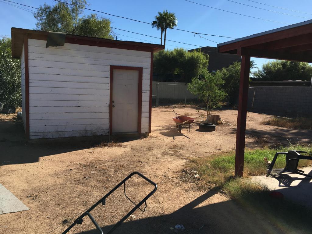 1425 N 43RD Place, Phoenix, AZ 85008