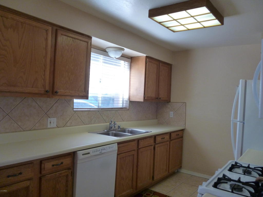 1111 E TURNEY Avenue, Phoenix, AZ 85014