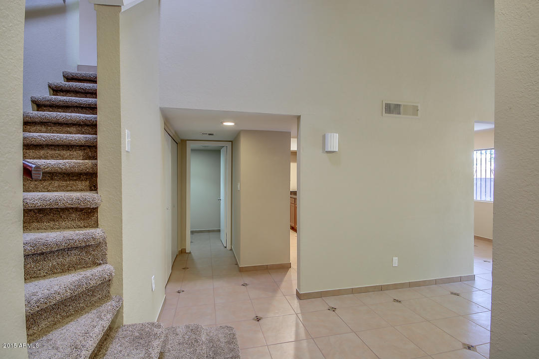 2202 W GLENROSA Avenue, Phoenix, AZ 85015