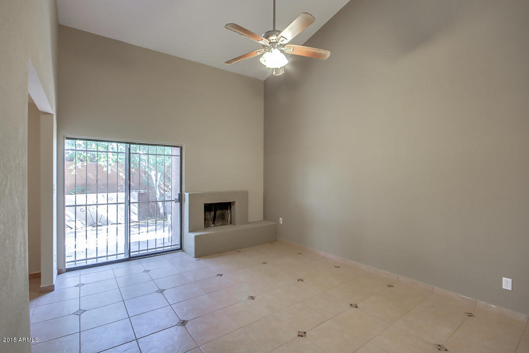 2202 W GLENROSA Avenue, Phoenix, AZ 85015