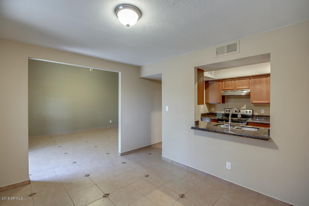 2202 W GLENROSA Avenue, Phoenix, AZ 85015