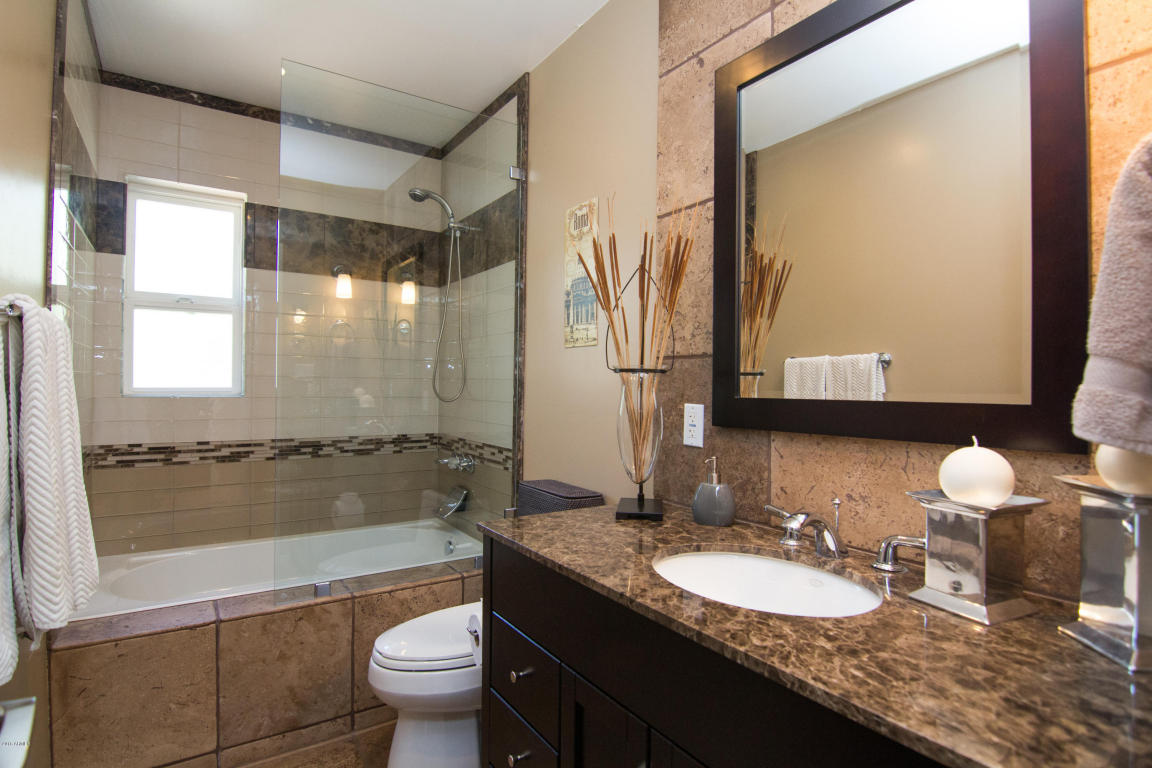 3016 E ROMA Avenue, Phoenix, AZ 85016
