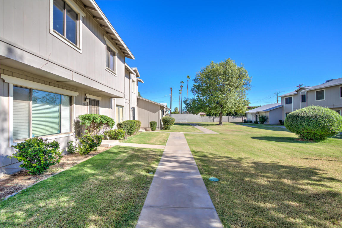 2609 W HIGHLAND Avenue, Phoenix, AZ 85017
