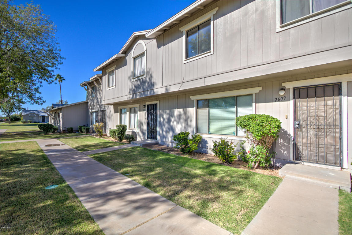 2609 W HIGHLAND Avenue, Phoenix, AZ 85017
