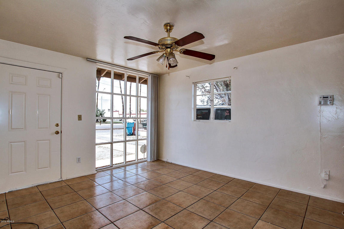 2810 W INDIAN SCHOOL Road, Phoenix, AZ 85017