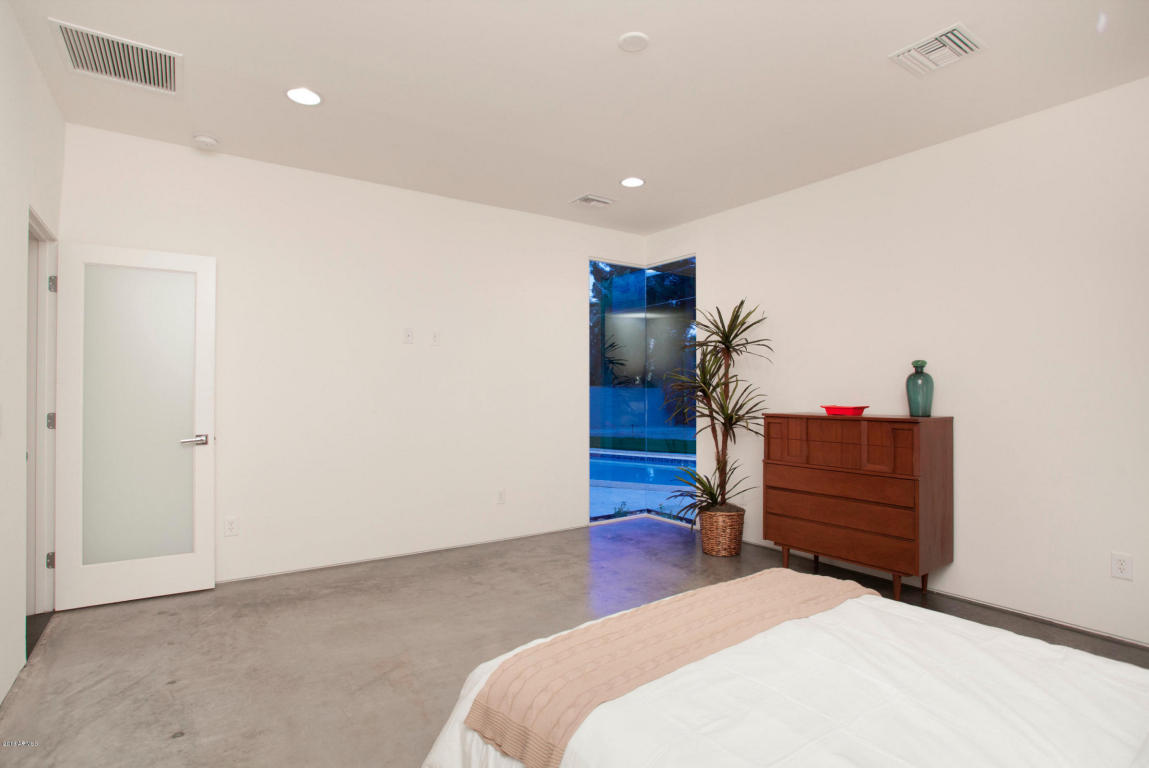 5316 E THOMAS Road, Phoenix, AZ 85018