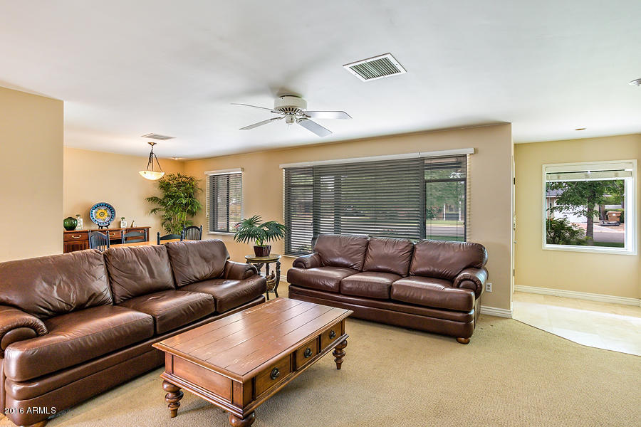 4023 E WELDON Avenue, Phoenix, AZ 85018