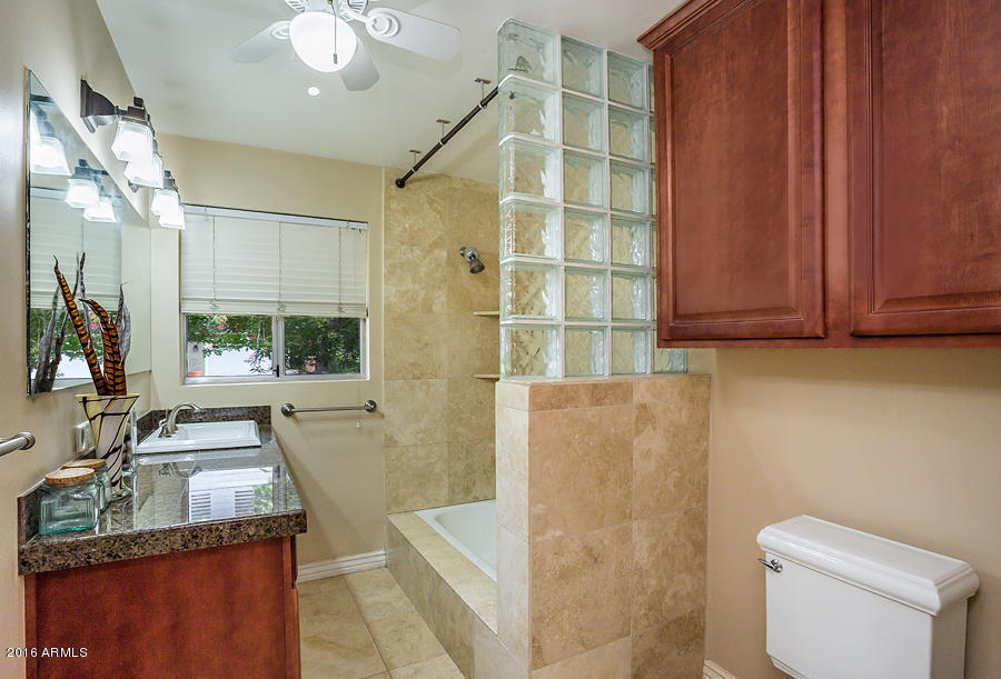 4023 E WELDON Avenue, Phoenix, AZ 85018