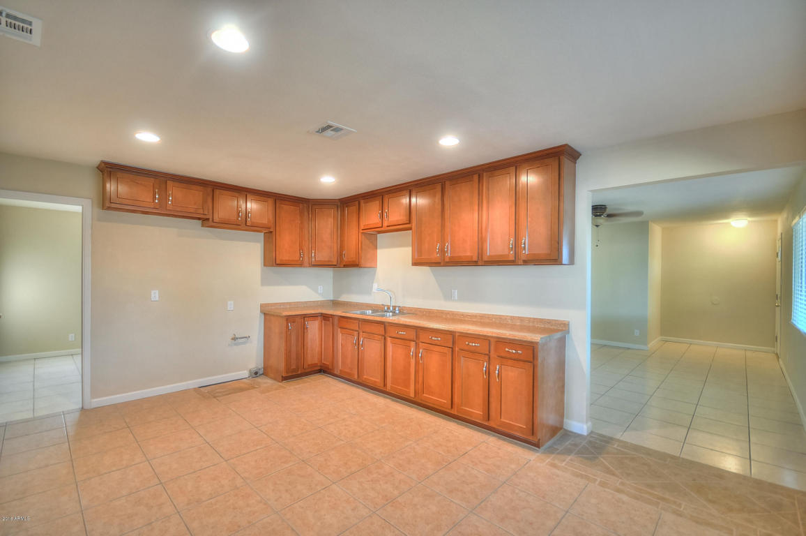 3911 W THOMAS Road, Phoenix, AZ 85019