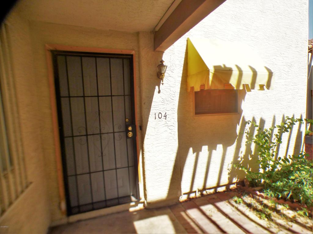 8847 N 8TH Street, Phoenix, AZ 85020