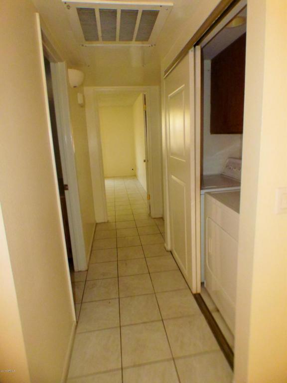 8847 N 8TH Street, Phoenix, AZ 85020